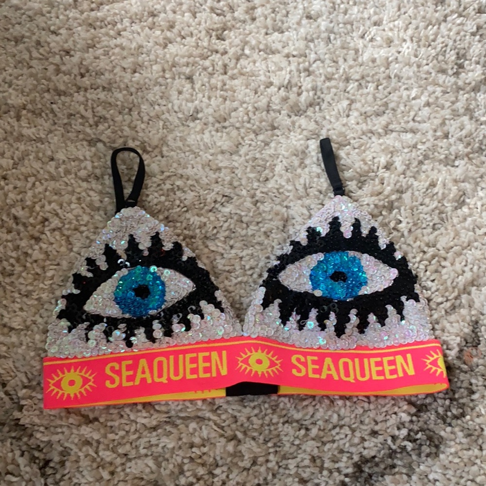 Sea Queen bikini top!